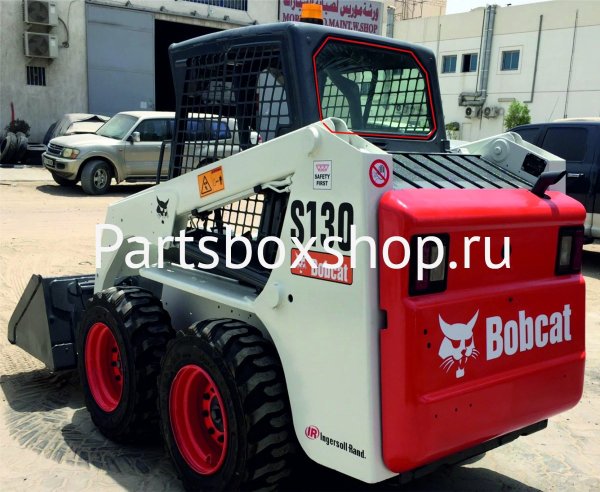 Стекло заднее Bobcat S130, S150, S160, S175, S185, S205, S250, S330 ТЗ с 1995г. KMK - заказать Стекло заднее Bobcat S130, S150, S160, S175, S185, S205, S250, S330 ТЗ с 1995г. KMK
